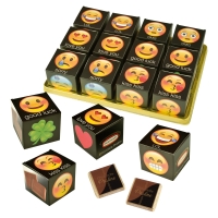 Cubes Emoticons , assorti, garni de Napolitains 1 X24 pcs - 45 x 45 x 45 mm